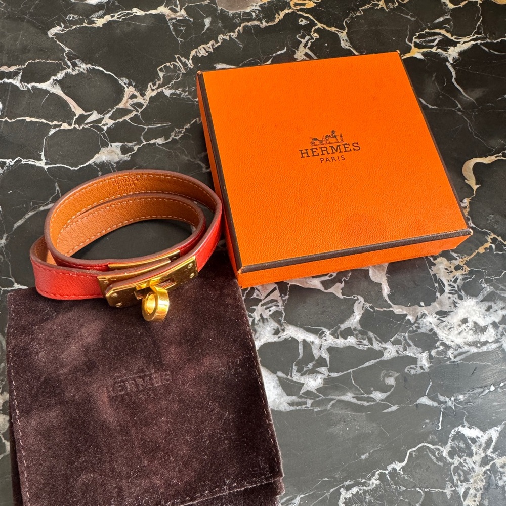 HERMÈS Kelly Double Tour Bracelet Red leather Gold